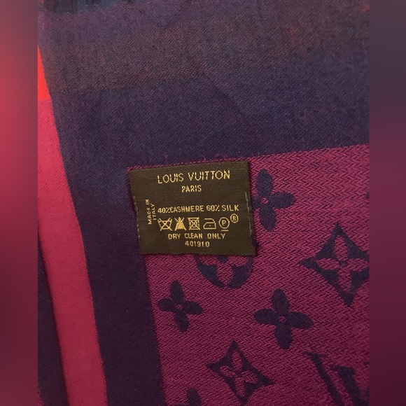 Louis Vuitton monogram shawl/scarf Authentic - Picture 8 of 11